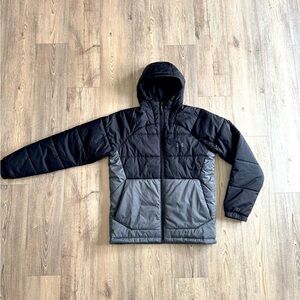 Mens Under Armour Puffer coat size medium, black and gray.  Non smoking home.